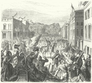 Rei Frederick William IV da Prússia passando pela Universidade de Berlim a caminho de assistir a um funeral em massa de civis mortos em tumultos, 21 de Março de 1848 (gravura) de German School