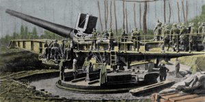 Muitas vezes confundido com o canhão da Grande Bertha, o canhão de Paris (Wilhelmgescutae) é o mais misterioso dos canhões alemães da Primeira Guerra Mundial. Calibre 210 mm; comprimento de voo 36 m:; alcance 126 km; peso total 750 T; peso do projéctil 105 de German School