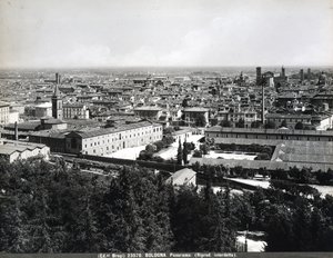 Vista panorâmica de Bolonha com fábricas e uma praça. de Giacomo Brogi
