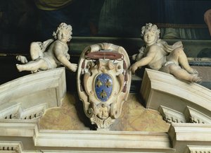 Vista interior, de, a, capela barberini, detalhe, de, decorativo, frontão, de, dois, querubins, suportar, um, brasão, mármore, lapis, lazuli