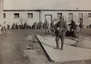 Álbum "Fotos da Segunda Guerra": Soldados italianos em Gradisca Sagrado, Gorizia, Itália (foto a p/b)