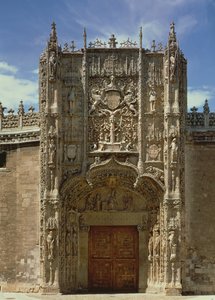 Fachada de Entrada (Museu Nacional de Escultura Religiosa) construída em 1488-96 de Gil de Siloe