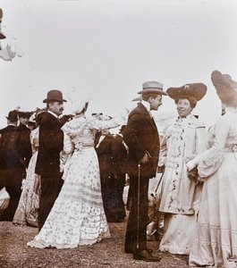 Pessoas elegantes a galope correram, Parque Cascine, Florença
