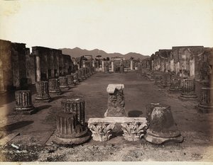 Vista geral da Basílica, lado leste, Pompéia de Giorgio Sommer