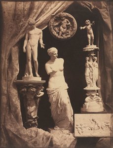 Natureza morta com estatuária e cortinas de Giovanni Domenico Tiepolo