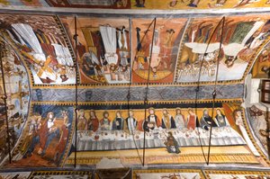 A abóbada da Capela Botoneri com histórias da Paixão de Cristo