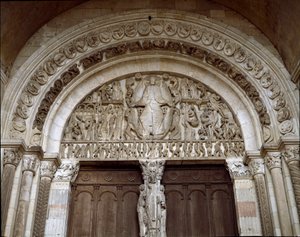Arte românica: Tympan esculpido representando o último julgamento. Escultura do Mestre Gislebertus (ca. 1130-1140). Catedral de Saint-Lazare (Saint Lazare