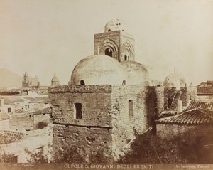 Igreja de San Giovanni degli Eremiti em Palermo, detalhe das cúpulas de Giuseppe Incorpora
