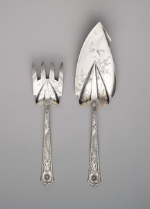 Fatia de peixe e garfo