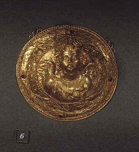 Busto de Eros, medalhão decorado com granadas (ouro) de Greek