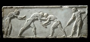 Arte grega: base de kouros representando os lutadores durante uma luta. Meias em mármore em relevo, 510-500 a.C. - Ateneu, museu arqueológico - Luta de lutadores - Escultura em mármore em relevo de uma escultura de kouros, 510-500 a.C. - Museu Arqueológico de Greek