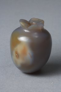 Recipiente helenístico em forma de fruta (calcedônia) de Greek