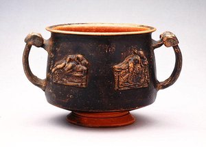 Kantharos com Relevo, encontrado em Pergamon, c.100 BC (cerâmica) de Greek