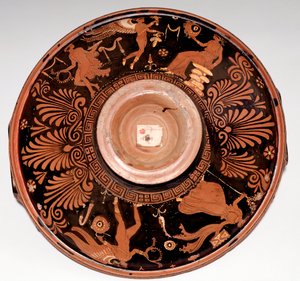 Patera com maenad e Eros (terracotta, 325-300 aC) de Greek
