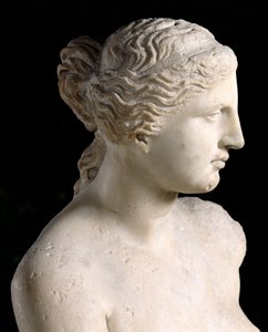 Vênus de Milo, detalhe da cabeça, período helenístico, c.100 aC, mármore
