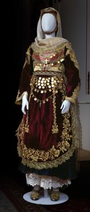 Traje de noiva de Salamina Island de Greek School