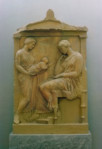Estela funerária representando uma empregada segurando um bebê para uma mulher sentada (mármore) de Greek School
