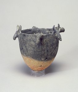 Tulipa-Bowl, com cabeças Bullss, Chipre, 2400-2200 aC (argila) de Greek School