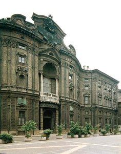 Fachada do Palazzo Carignano (foto) de Guarino Guarini