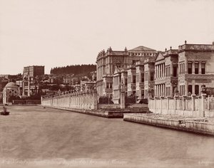 Palácio Dolmabahçe e Embaixada Alemã