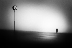 Relógio Intemporal «Figura Solitária»