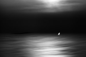 Veleiro no oceano ao luar de Gustav Davidsson