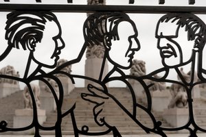 Portões de ferro forjado de escultura de homens nus em Frogner Park, Oslo, Noruega (ferro)
