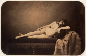 Nu feminino reclinado em um sofá Recamier, ca. 1856.