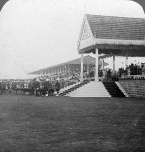 Queen Mary 1867-1953, apresentando prêmios em um torneio militar, Delhi, Índia, início do século XX.
