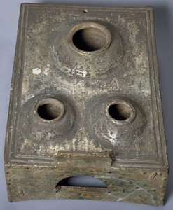 Fogão miniatura, China. Civilização Chinesa, Dinastia Han, século III a.C. - século III d.C. (metal)