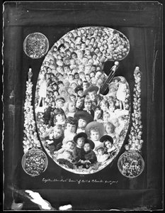 1884; Dezoito Centenas de Gemas da Colúmbia Britânica cumprimentam você! foto composta composta de retratos das crianças tiradas no ano anterior, 1885 (foto bw)