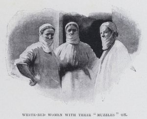 Mulheres de cama branca com seus "focinheiras" em (foto a p/b) de Harold Hume Piffard