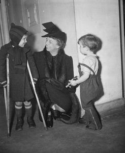 Primeira Dama Eleanor Roosevelt Visiting Children