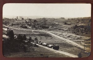 Primeira Guerra Mundial: a "Ucrânia nos anos 1914-1916 durante a invasão do exército alemão". Trem de Carga (foto a p/b)