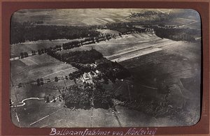 Primeira Guerra Mundial: a "Ucrânia nos anos 1914-1916 durante a invasão do exército alemão". Vista Aérea (foto p/b) de Heldenfriedhof Dsessentniki (attr. to)