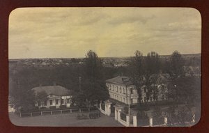 Primeira Guerra Mundial: a "Ucrânia nos anos 1914-1916 durante a invasão do exército alemão". Vista de uma cidade (foto a p/b) de Heldenfriedhof Dsessentniki (attr. to)