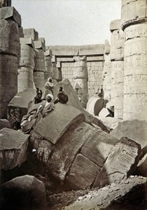 Templo de Karnak, c.1900 (fotografia a preto e branco)