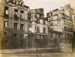 Vista da rua parisiense olhando para o Hotel de Ville, c.1851 (foto calotype)