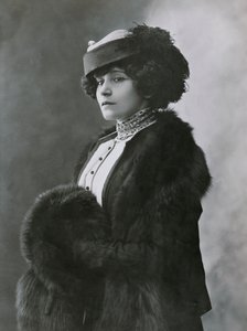 Colette, pseudónimo de Sidonie-Gabrielle Colette (Saint-Sauveur-en-Puisaye