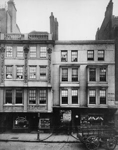 Aldgate, restos da antiga cabeceira do Saracen, c.1883