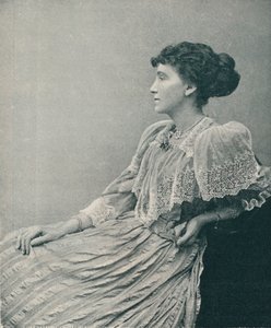Sra. Hugh EH Hoare, c1893
