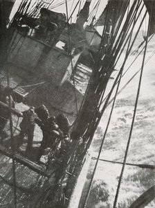 Manning the Pumps, c19101913, 1913 de Herbert Ponting