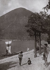 Nantai-zan e Lago Chuzenji (foto a p/b) de Herbert Ponting