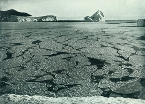 Gelo da panqueca que forma em floes fora do cabo Evans, c19101913, 1913. de Herbert Ponting