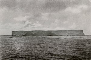 O primeiro Ice-Berg, c1910, 1913 de Herbert Ponting