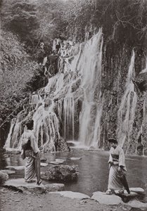 A Cachoeira das Jóias Caindo no Yumoto (foto a p/b) de Herbert Ponting