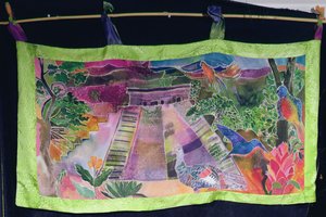 Templo Maia, 2005 (tinturas em seda) de Hilary Simon