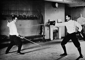 Um assalto com a espada de duelo francesa, c1900, 1903