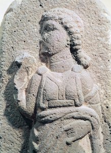Relevo retratando uma mulher hitita em trajes tradicionais, da Síria, c.1300-1200 aC