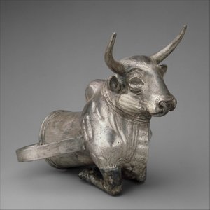 Vaso que termina na parte dianteira de um touro, c.1300 BC (prata) de Hittite